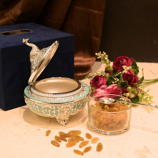 PEACOCK LOOK ELEGANT