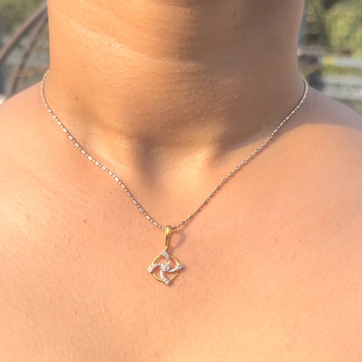 Radiant Ray Pendant For Her|000003