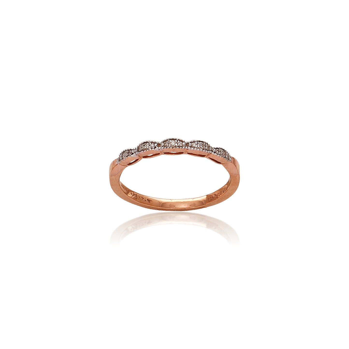 This delicate rose gold band features a graceful row of alternating marquise-shaped and round bezels, each adorned with sparkling diamonds. Its minimalist elegance makes it perfect for stacking or wearing solo—subtle sophistication from jnjbymadhuri.
