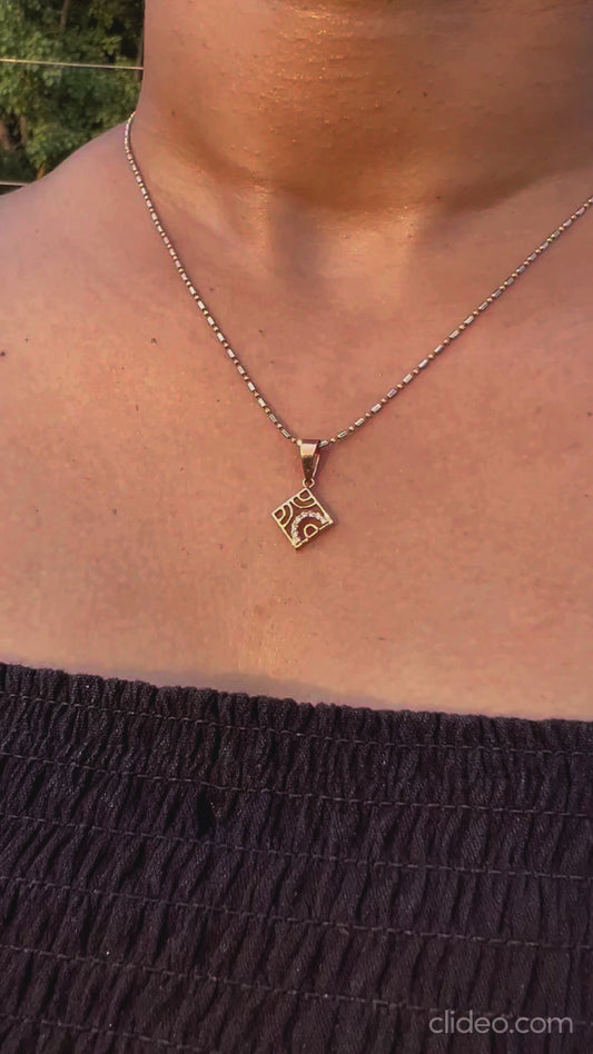 Enchanted Embrace Pendant |000007