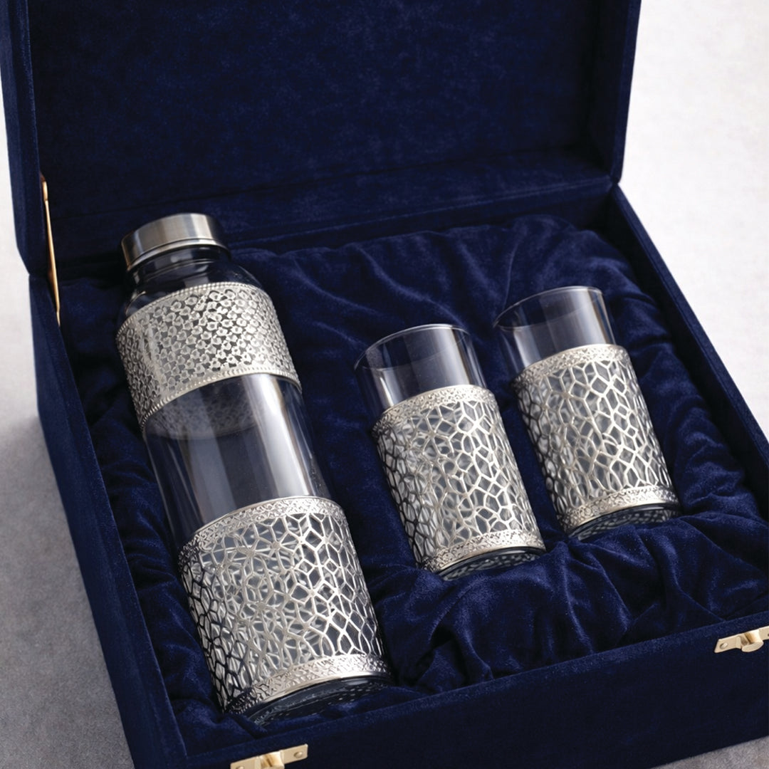 Carving Bottle with 2 Glass Set