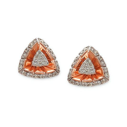 Elegant triangle-shaped earrings with a rose gold center and a sparkling diamond-studded border, blending modern geometry with classic charm. A signature accessory from jnjbymadhuri, perfect for refined, everyday elegance.
